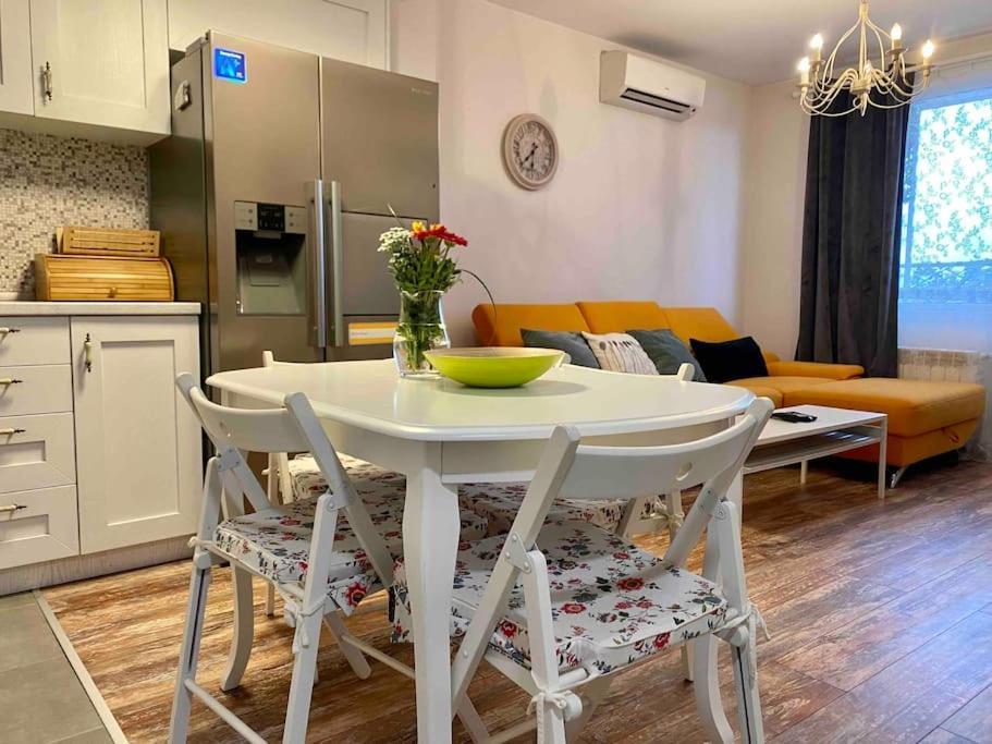 Stylish Magenta Apartment - Terrace & Free Parking Sofia Exterior photo