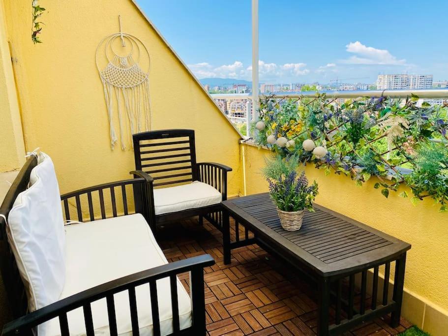 Stylish Magenta Apartment - Terrace & Free Parking Sofia Exterior photo